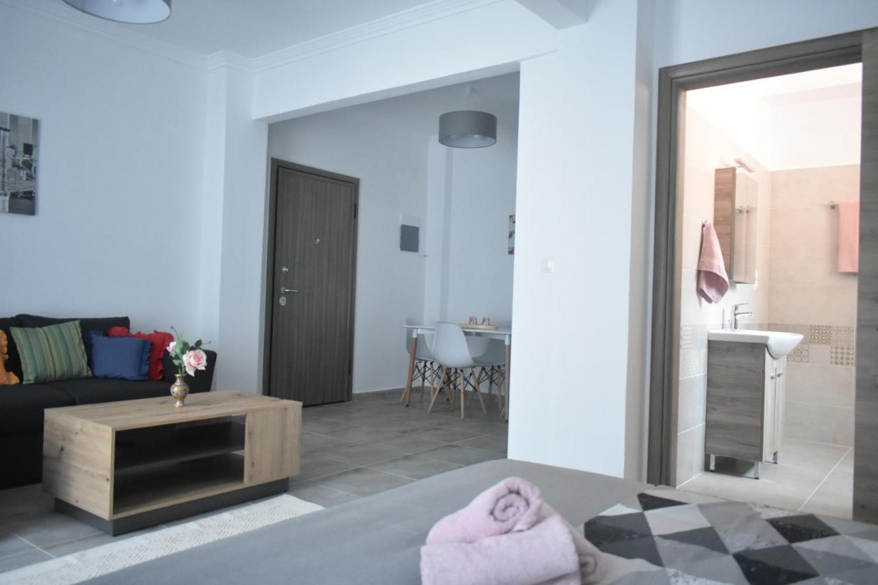 Seaside Apartments Néa Irákleia Eksteriør billede