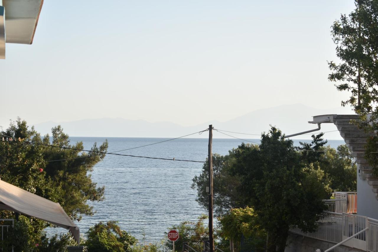 Seaside Apartments Néa Irákleia Eksteriør billede