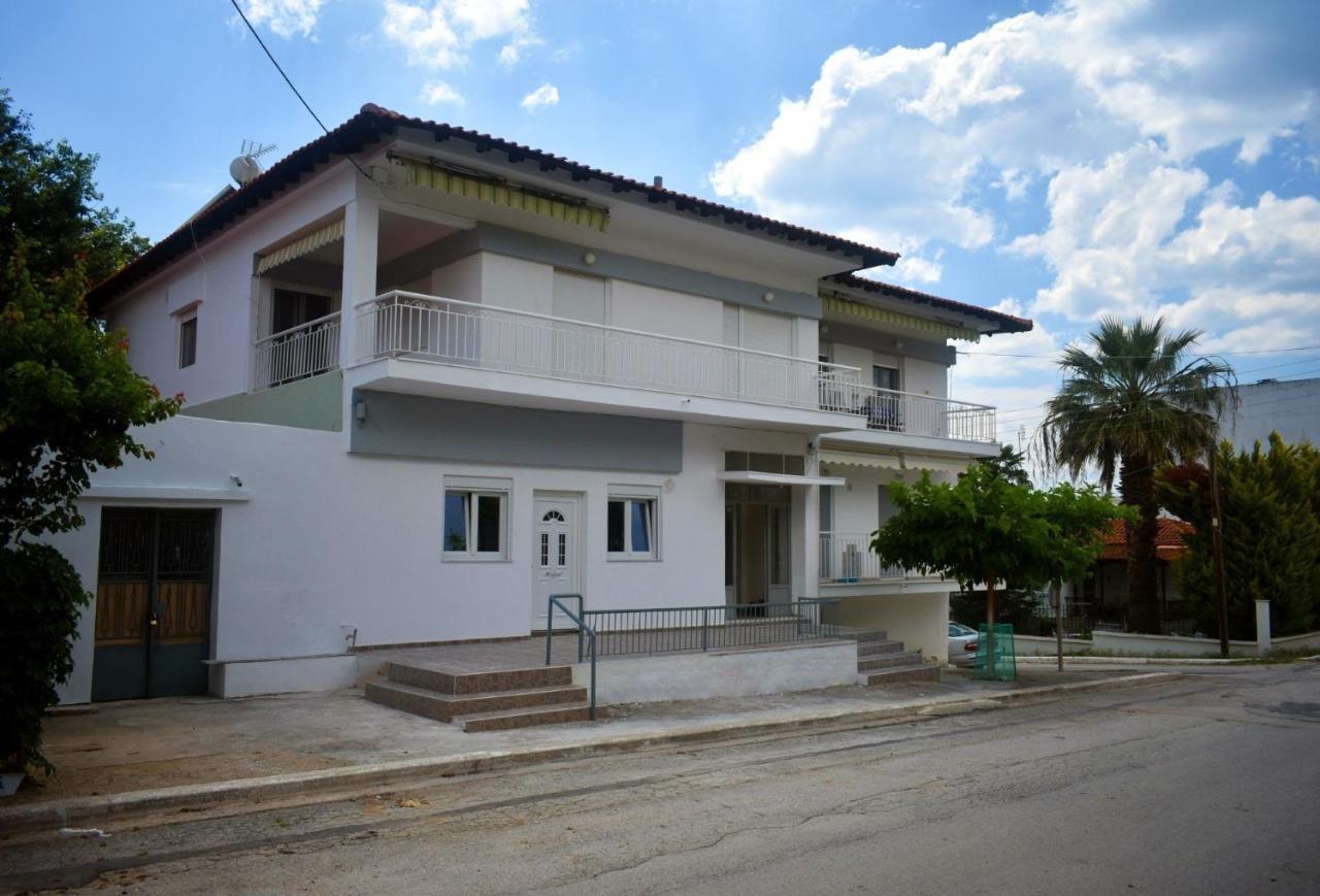 Seaside Apartments Néa Irákleia Eksteriør billede