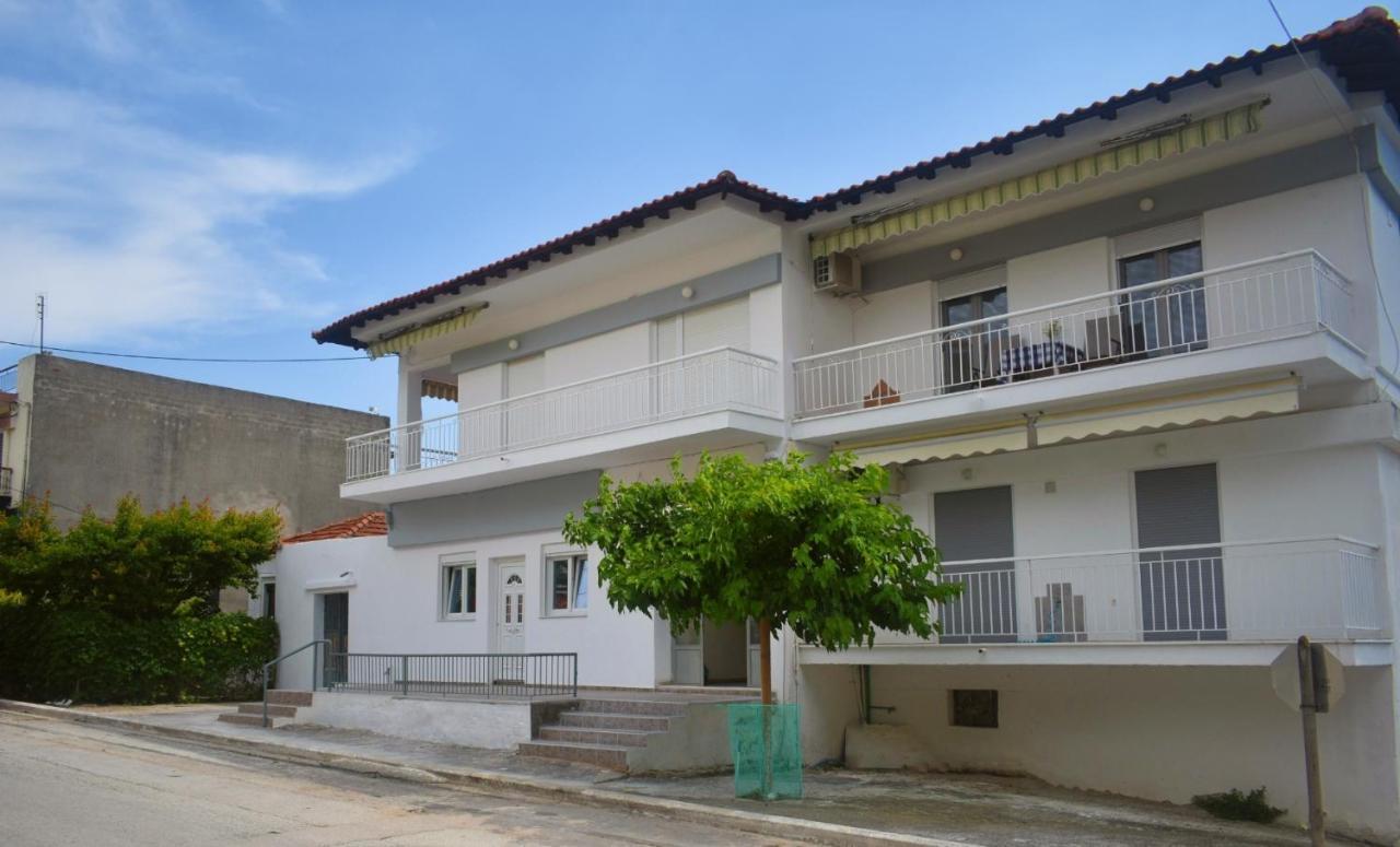 Seaside Apartments Néa Irákleia Eksteriør billede