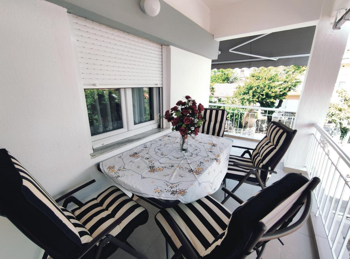 Seaside Apartments Néa Irákleia Eksteriør billede