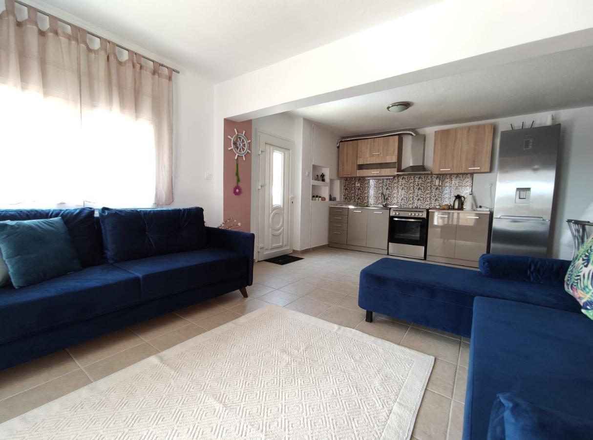 Seaside Apartments Néa Irákleia Eksteriør billede