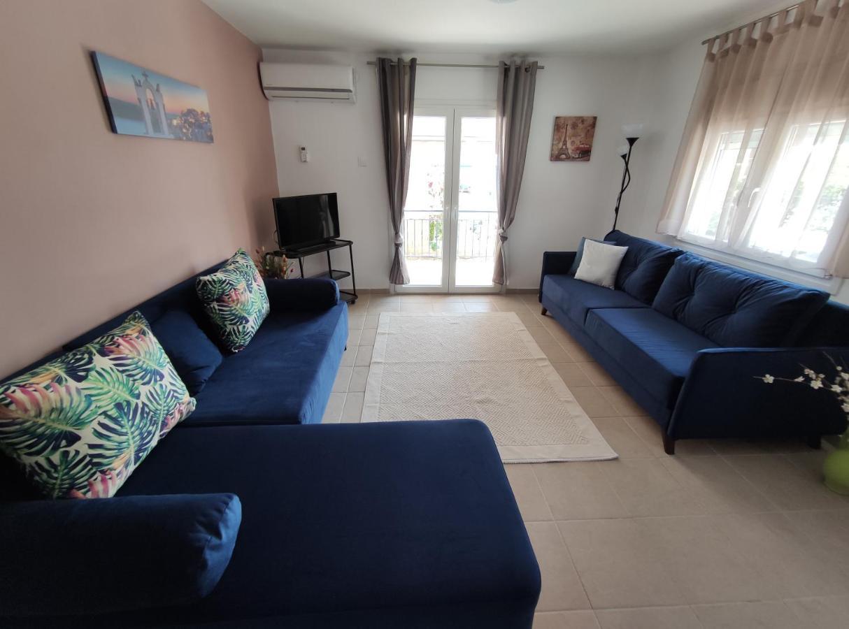 Seaside Apartments Néa Irákleia Eksteriør billede