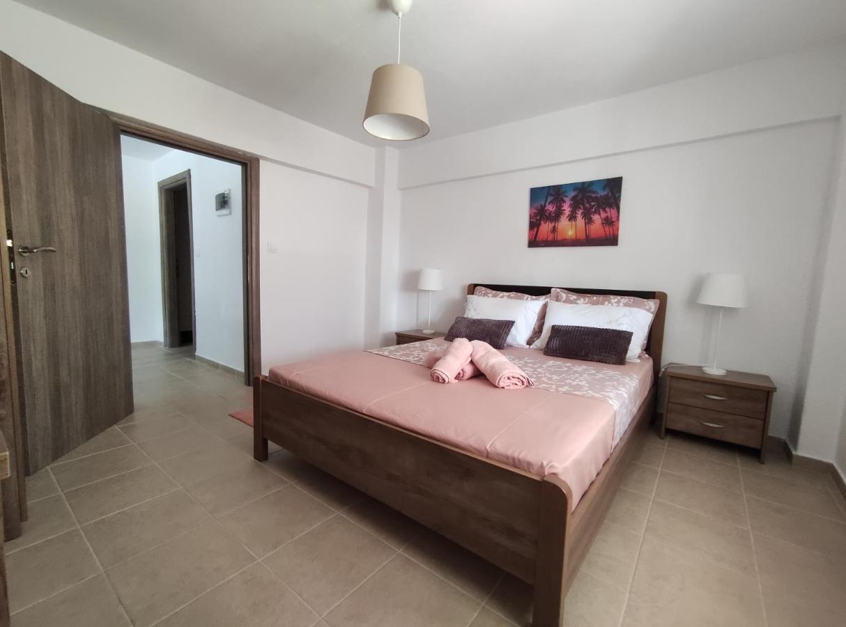 Seaside Apartments Néa Irákleia Eksteriør billede