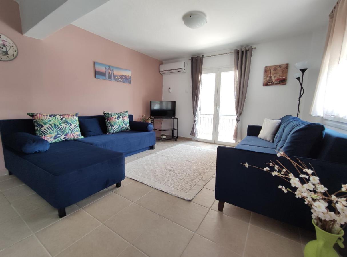 Seaside Apartments Néa Irákleia Eksteriør billede