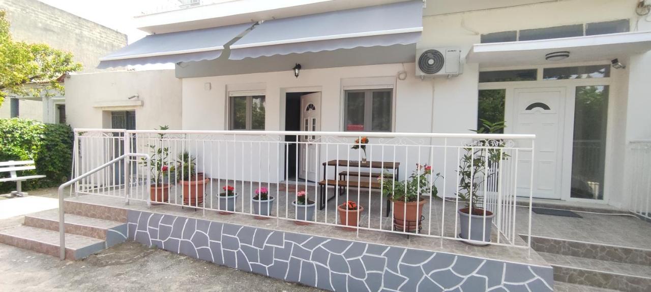 Seaside Apartments Néa Irákleia Eksteriør billede